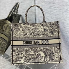 Christian Dior Shopping Bags